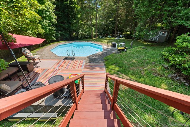 5 Colette Drive, Poughkeepsie, NY 12601