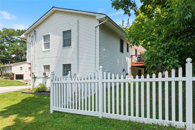 5 Colette Drive, Poughkeepsie, NY 12601