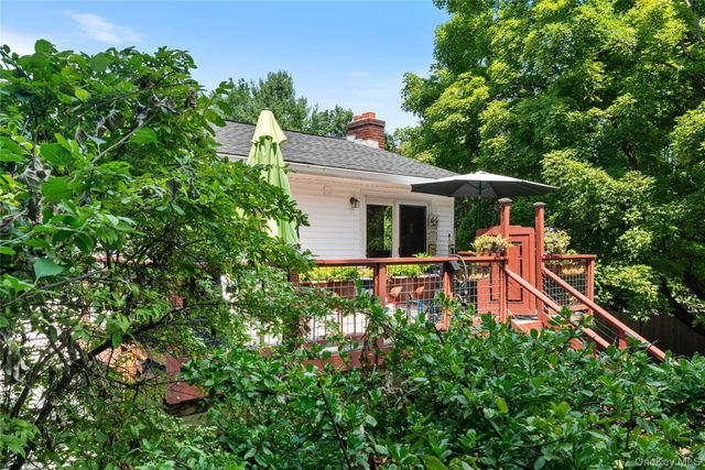 5 Colette Drive, Poughkeepsie, NY 12601