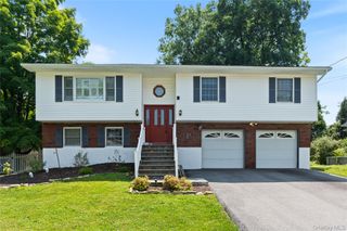 5 Colette Drive, Poughkeepsie, NY 12601