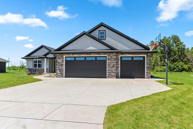 2174 POTTER DRIVE, De Pere, WI 54115