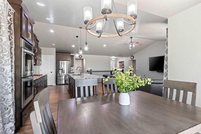 2174 POTTER DRIVE, De Pere, WI 54115