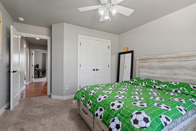 2174 POTTER DRIVE, De Pere, WI 54115