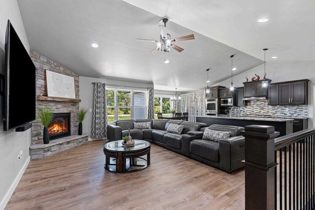 2174 POTTER DRIVE, De Pere, WI 54115