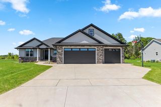 2174 POTTER DRIVE, De Pere, WI 54115