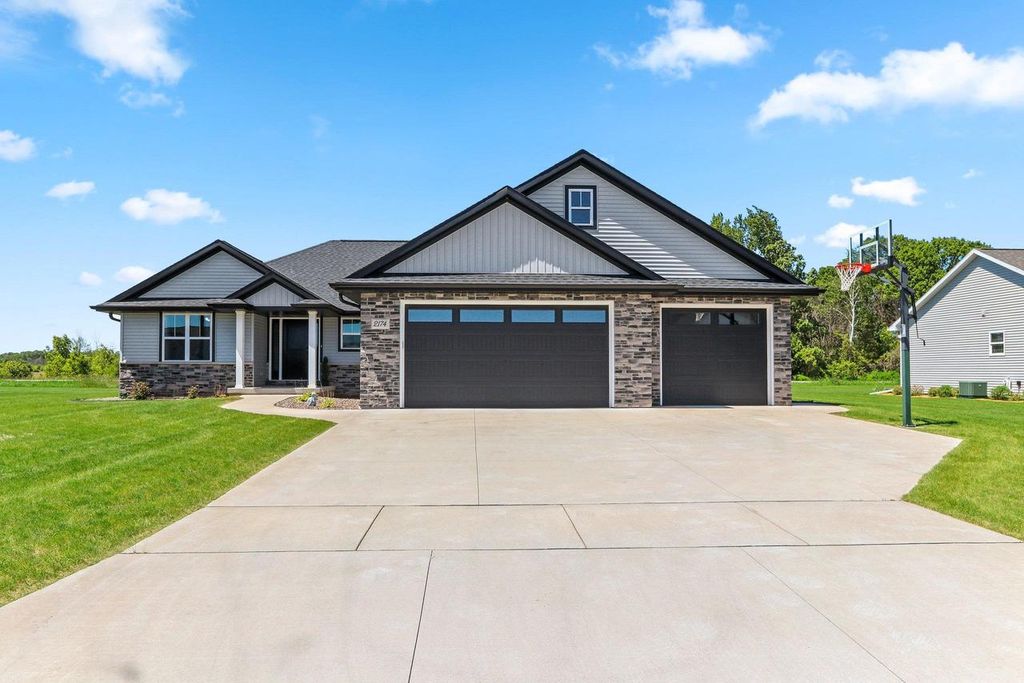 2174 POTTER DRIVE, De Pere, WI 54115