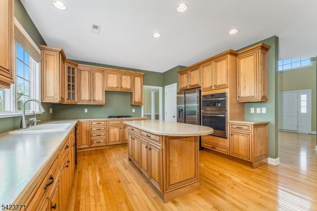 61 Albert Dr, Union Twp., NJ 08809