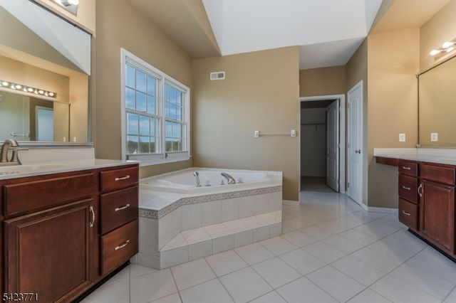 61 Albert Dr, Union Twp., NJ 08809
