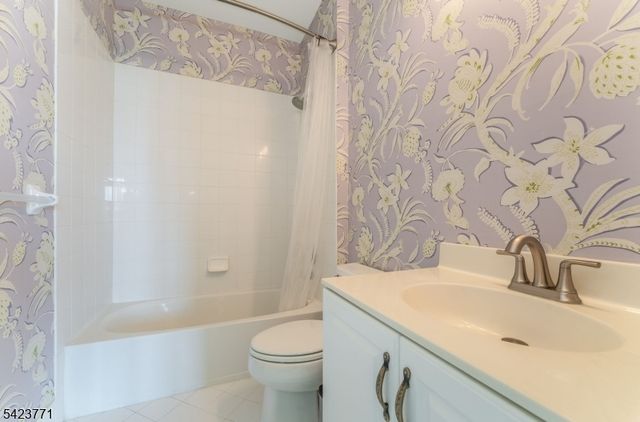 61 Albert Dr, Union Twp., NJ 08809