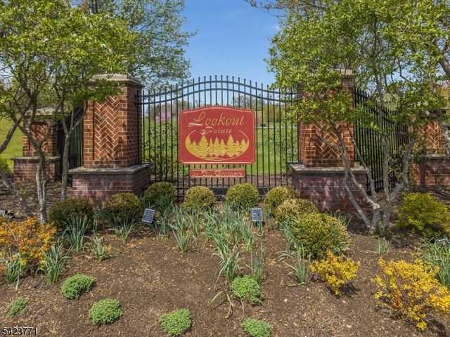 61 Albert Dr, Union Twp., NJ 08809