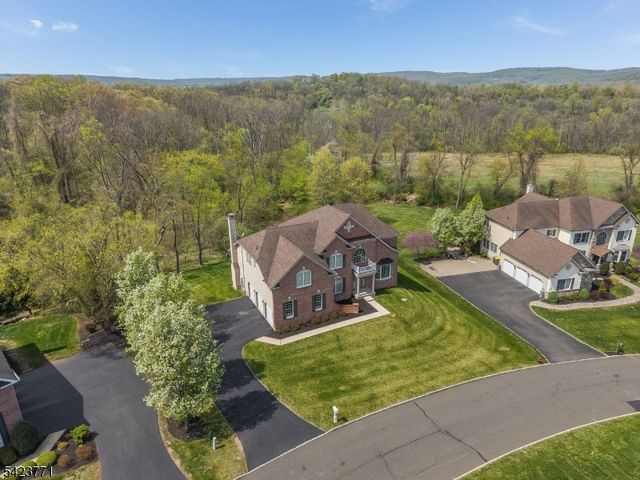 61 Albert Dr, Union Twp., NJ 08809