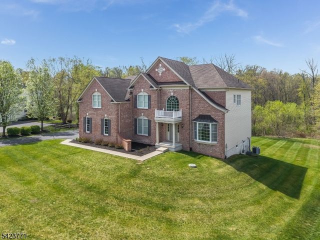 61 Albert Dr, Union Twp., NJ 08809