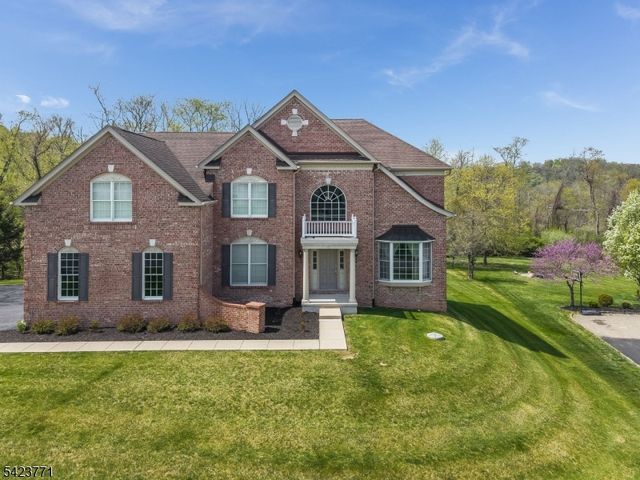 61 Albert Dr, Union Twp., NJ 08809