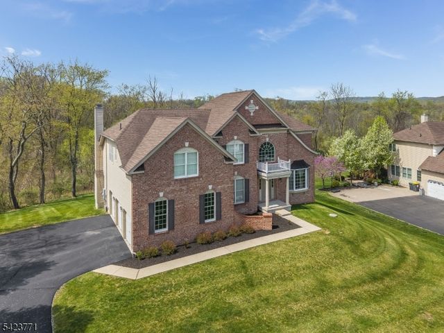 61 Albert Dr, Union Twp., NJ 08809