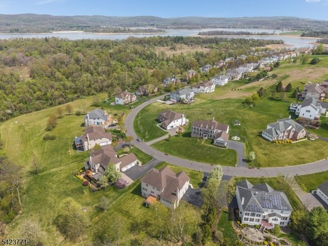 61 Albert Dr, Union Twp., NJ 08809