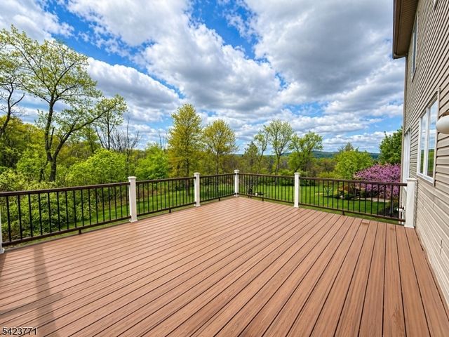 61 Albert Dr, Union Twp., NJ 08809