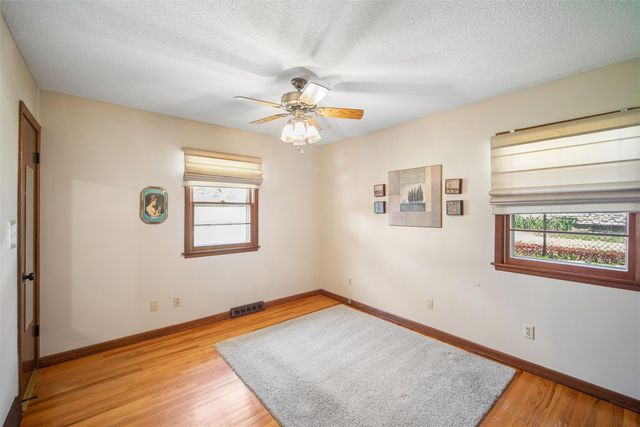 3404 70th Street, Urbandale, IA 50322