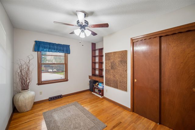 3404 70th Street, Urbandale, IA 50322