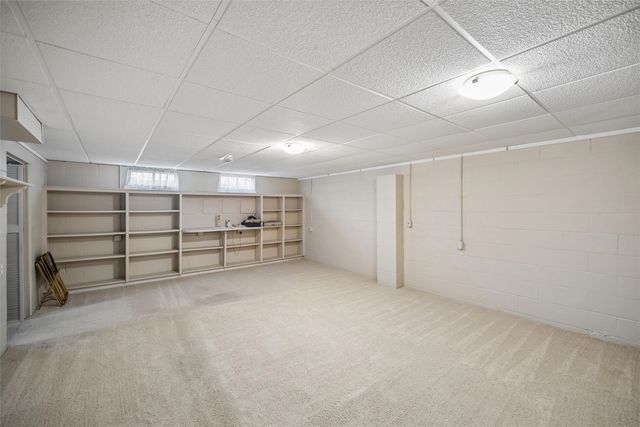 3404 70th Street, Urbandale, IA 50322