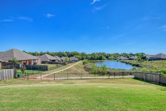 2109 Valley Hollow, Norman, OK 73071