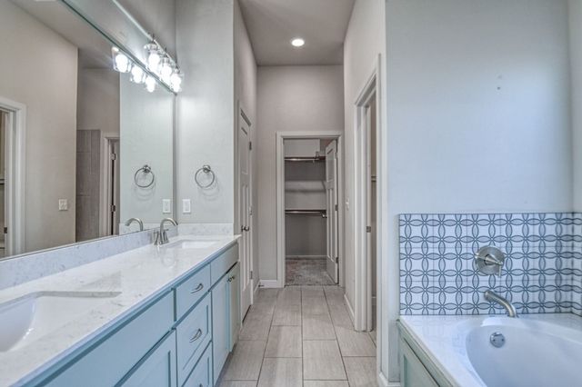 2109 Valley Hollow, Norman, OK 73071