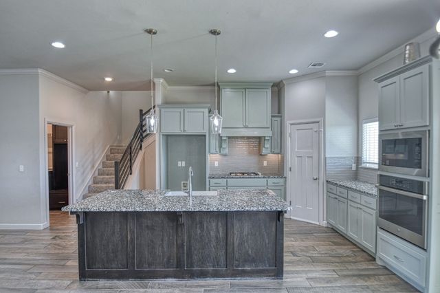 2109 Valley Hollow, Norman, OK 73071