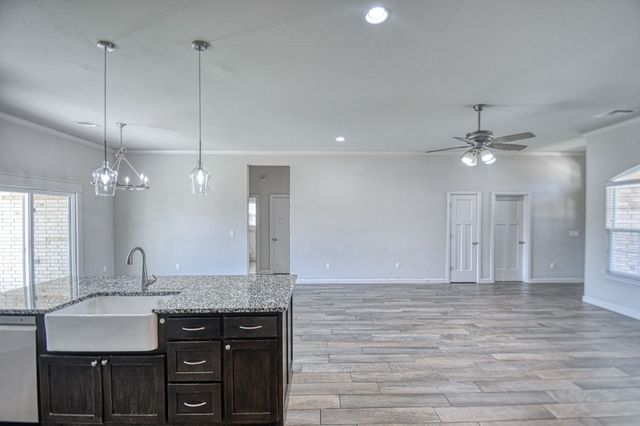 2109 Valley Hollow, Norman, OK 73071