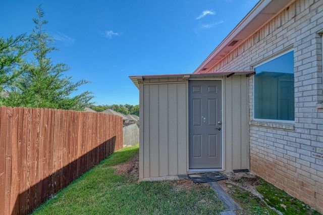 2109 Valley Hollow, Norman, OK 73071