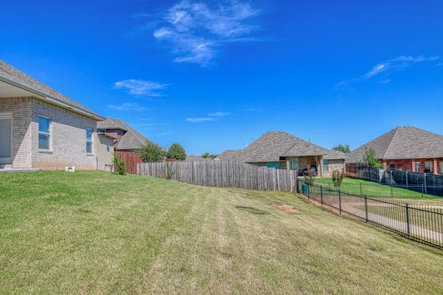 2109 Valley Hollow, Norman, OK 73071