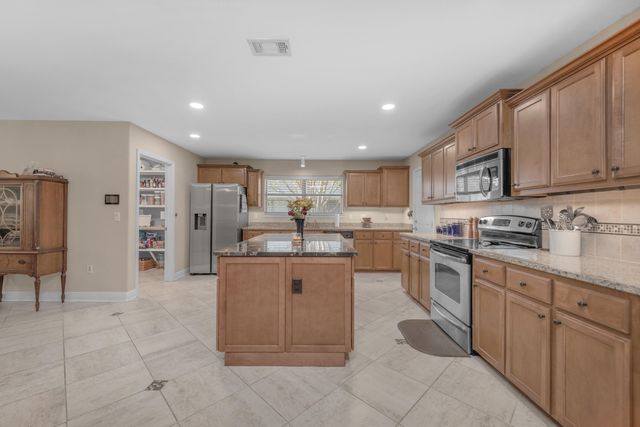 6052 Blair Circle, Gulf Breeze, FL 32563