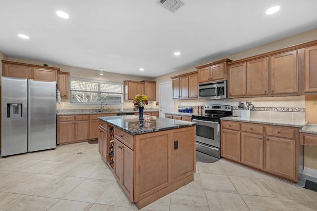 6052 Blair Circle, Gulf Breeze, FL 32563