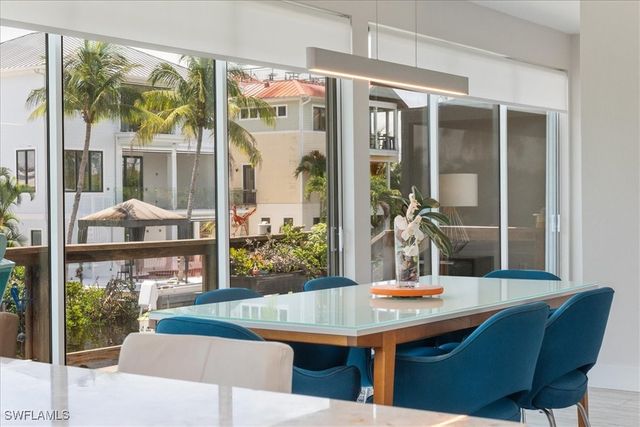 1282 Venetian WAY, Naples, FL 34110