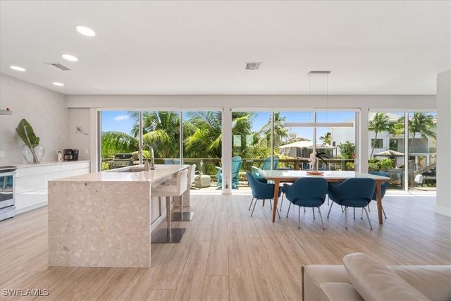 1282 Venetian WAY, Naples, FL 34110