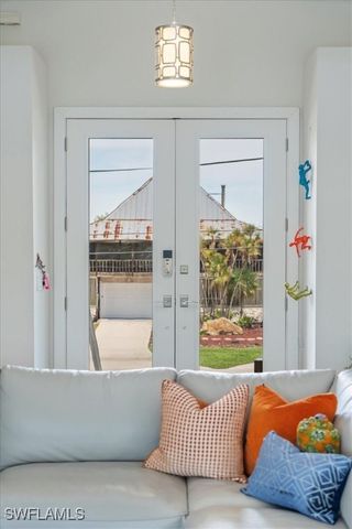 1282 Venetian WAY, Naples, FL 34110