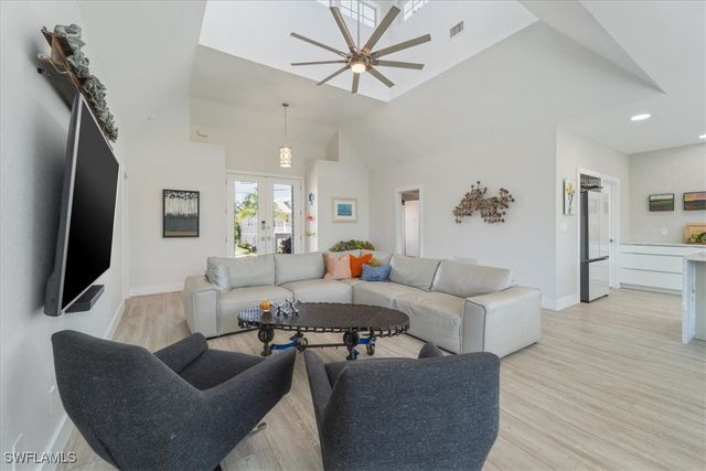 1282 Venetian WAY, Naples, FL 34110