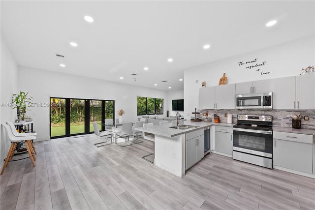 918 NE 36th Ave, Homestead, FL 33033