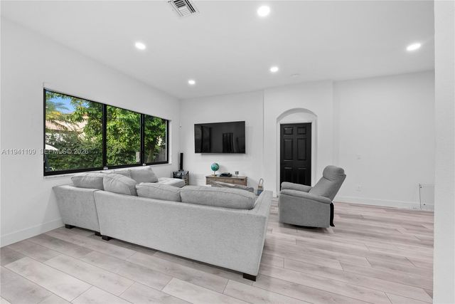 918 NE 36th Ave, Homestead, FL 33033