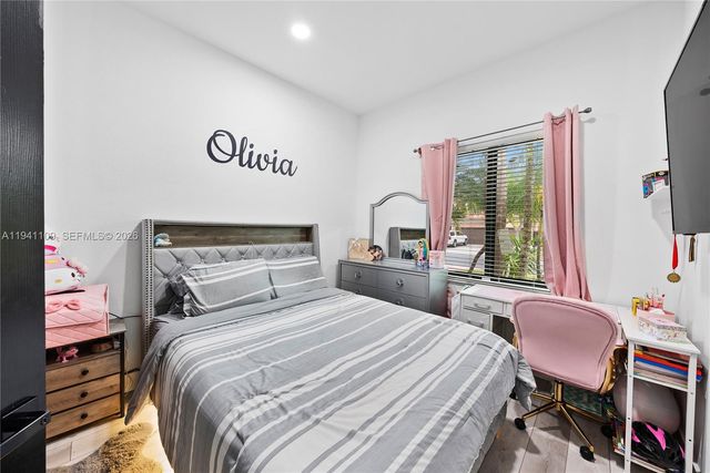 918 NE 36th Ave, Homestead, FL 33033