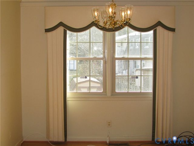 220 Greenwood Dr, Petersburg, VA 23805