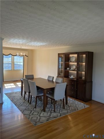 220 Greenwood Dr, Petersburg, VA 23805