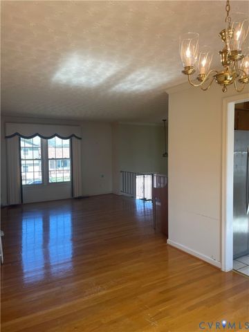 220 Greenwood Dr, Petersburg, VA 23805