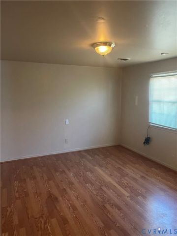 220 Greenwood Dr, Petersburg, VA 23805