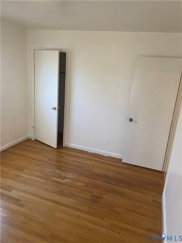 220 Greenwood Dr, Petersburg, VA 23805