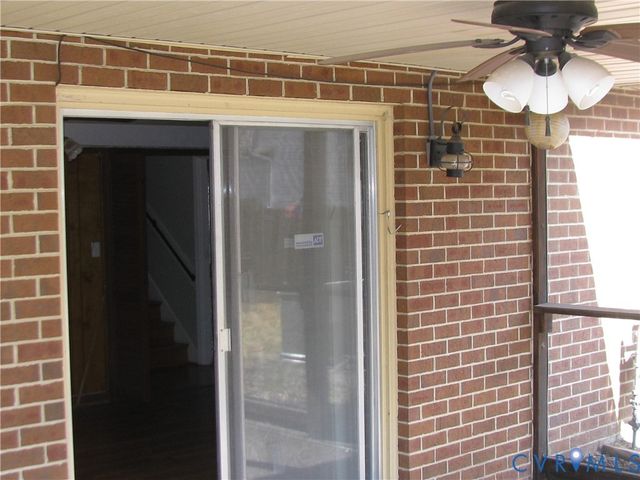 220 Greenwood Dr, Petersburg, VA 23805