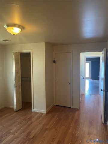 220 Greenwood Dr, Petersburg, VA 23805