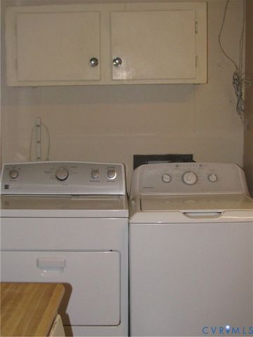 220 Greenwood Dr, Petersburg, VA 23805