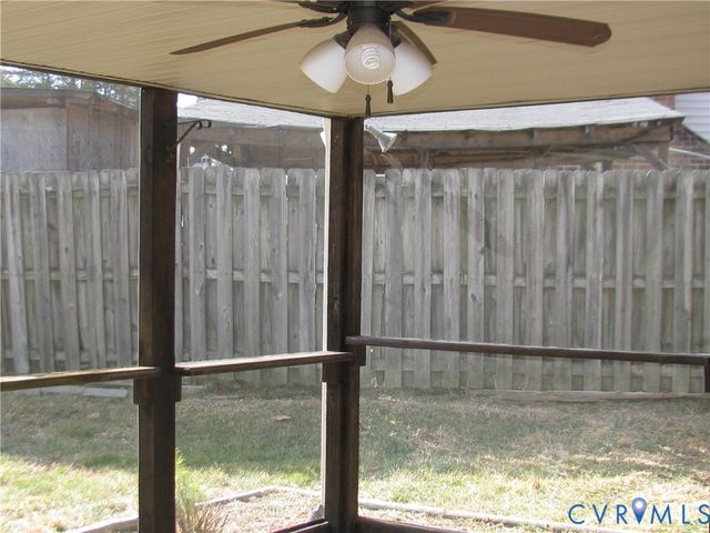 220 Greenwood Dr, Petersburg, VA 23805