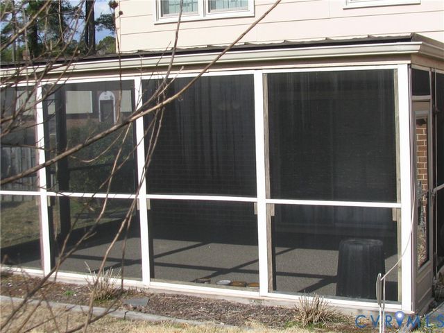 220 Greenwood Dr, Petersburg, VA 23805