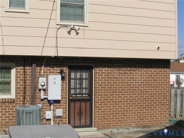 220 Greenwood Dr, Petersburg, VA 23805