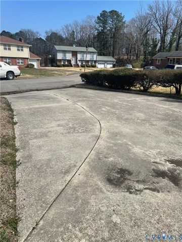 220 Greenwood Dr, Petersburg, VA 23805